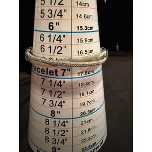 Michael Kors silver tone hinged bangle bracelet paved crystal 7-inch wrist.